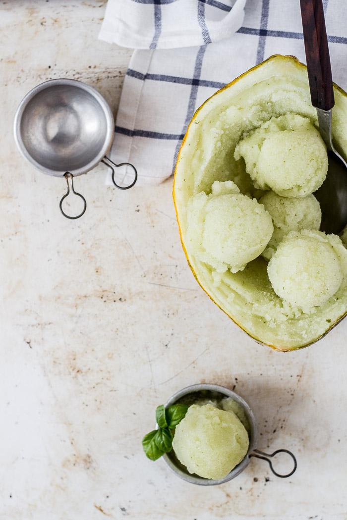 No icecream machine, no problem! This super easy two ingredient melon sorbet needs no icecream machine, but is creamy and delicious anyway.