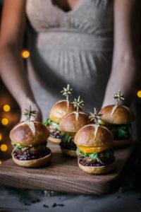 All the amazing tastes of Christmas in one mulled wine Christmas cheeseburger. Who says Christmas should be celebrated with a roast?