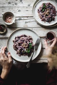 A creamy and smokey radicchio risotto with bacon is a cozy winter dish that everyone will love! A traidtional Italian recipe with a twist!