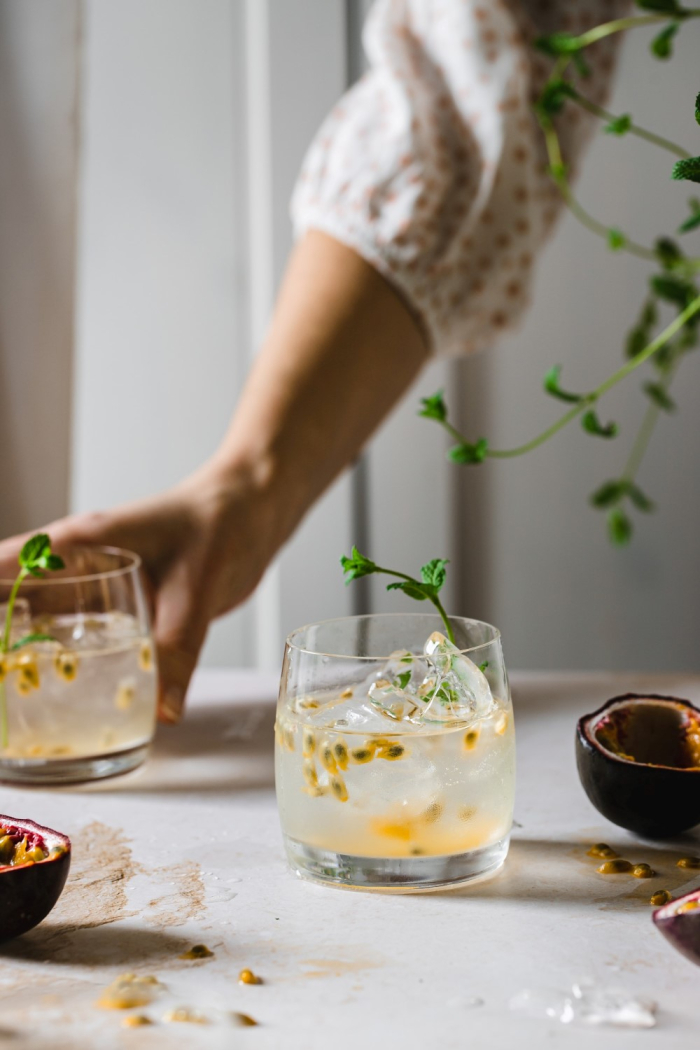 Learn how to take stunning drink photos with these 8 tips & tricks! From the rule of odds to backlighting and adding human elements, these simple techniques will help you create beautiful and memorable photos. Get ready to capture your next amazing drink photo!