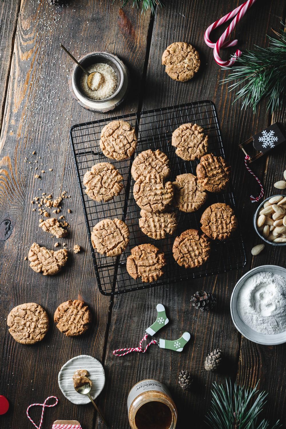 These most delicious vegan chewy almond butter cookies are made with no refined sugar and almond butter. A yummy cookie that is super soft!