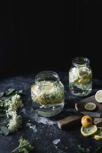 A recipe for homemade elderflower syrup or elderflower cordial: sweet and citrusy! Making elderflower syrup at home is super easy and requires so little work.
