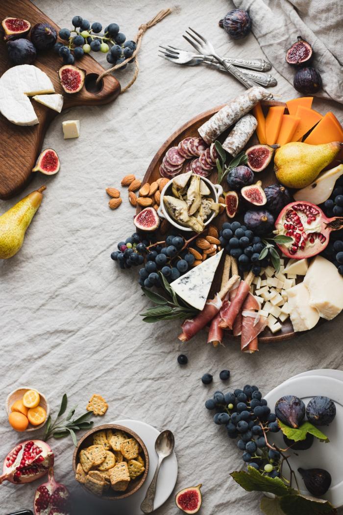 How to make a fall harvest cheese plate using seasonal ingredients that you can find at the local food market or local farms.