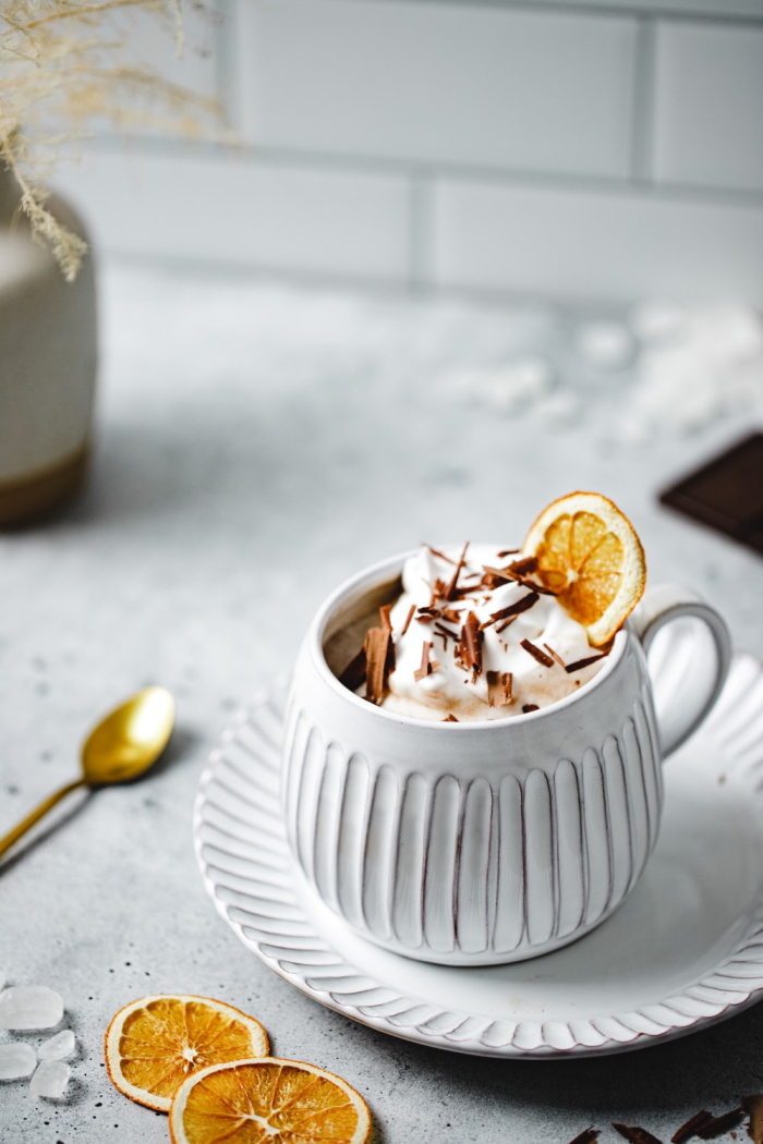 Take a look at how I styled a cup of cocoa. From how I created the composition to how I faked the cream!