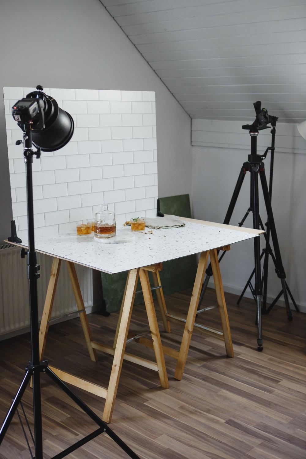 Curious about photography backdrops and how to mix them in your food photography work? There are a number of ways you can mix and match backdrops and I hope my ideas will give you a creative boost for your work!