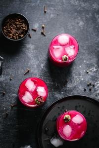 Treat yourself with an iced beetroot chai latte - a perfectly refreshing and fragrant autumn drink!