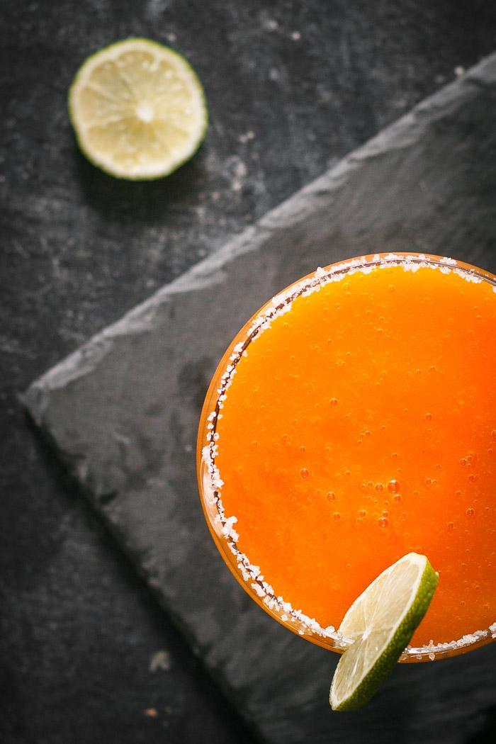 Who doesn't love a simple refreshing margarita smoothie with mangos. I sure do!