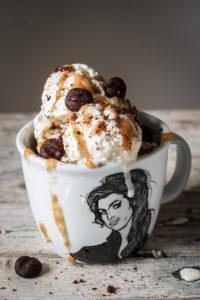 This creamy mocha frozen yogurt with mocha puffs and date caramel combines a perfect cup of coffee with some cocoa and dates in a form of frozen dessert. Breakfast or dessert, it's up to you! A little extra thing is the recipe for mocha cocoa puffs, which you can add to your morning cereal bowl.