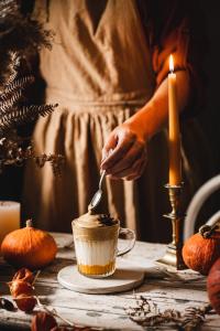 Pumpkin dalgona coffee - a seasonal twist to the oh-so-delicious dalgona coffee. With pumpkin purée and pumpkin spice this will become your favorite drink of the month!
