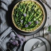 This simple vegan pea and asparagus quiche recipe is so easy to make and a great way to treat your guests!