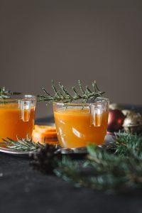 It's drinks like these mulled ginger beer with a hint of whiskey that create the Christmas atmosphere.﻿