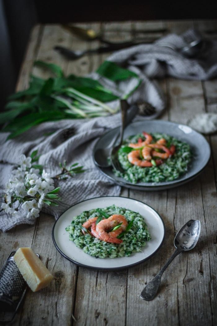 A beautiful and delicious spring wild garlic risotto recipe that complemented with parmesan cheese and garlic roasted prawns. The best Early Spring feast!﻿